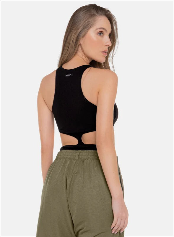 Body deportivo con cortes en costados