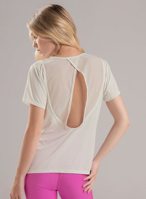 Camiseta deportiva color marfil para mujer, marca BABALÚ, referencia 112823, vista frontal. Compra al por mayor en babalu.com.co en COP.