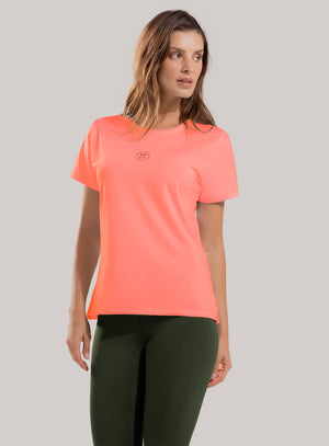 Camiseta deportiva color rosado neon para mujer, marca BABALÚ, referencia 112563, vista frontal. Compra al por mayor en babalu.com.co en COP.
