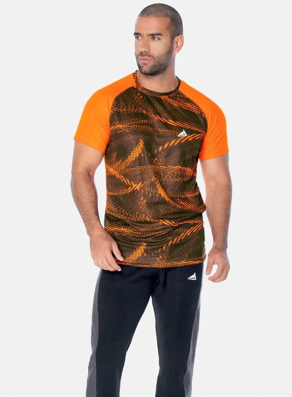 CAMISETA DEPORTIVA SIBLIMADA CON CORTES EN CONTRASTE