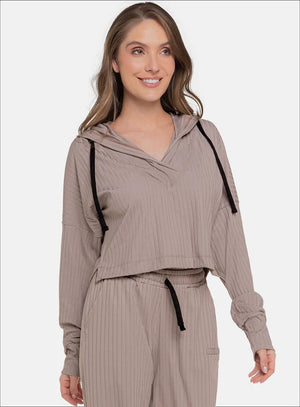 Chompa casual color taupe para mujer, marca BABALÚ, referencia 111703, vista frontal. Compra al por mayor en babalu.com.co en COP.