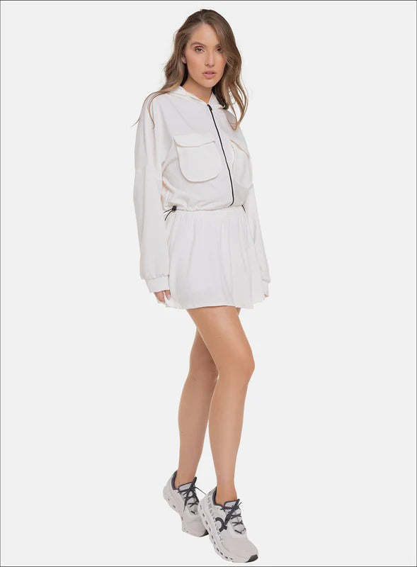 Falda deportiva con short interno tela semi impermeable