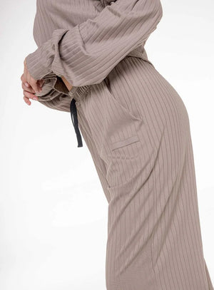 Pantalon casual color taupe para mujer, marca BABALÚ, referencia 111713, vista detalle. Compra al por mayor en babalu.com.co en COP.