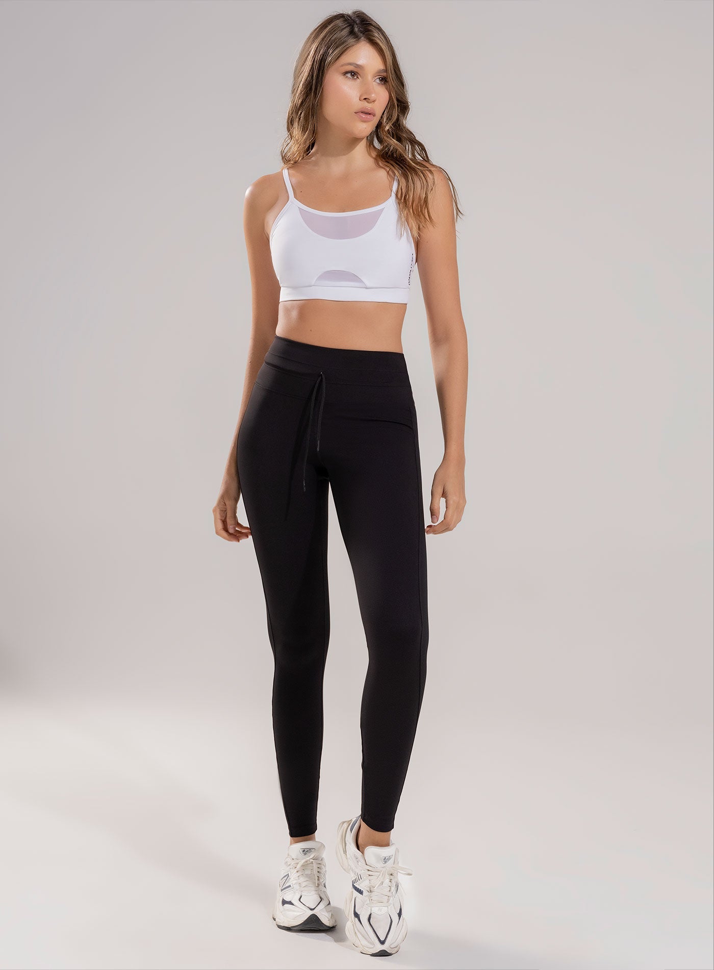 LEGGINS DEPORTIVO TELA KIARA CON CORDÓN
