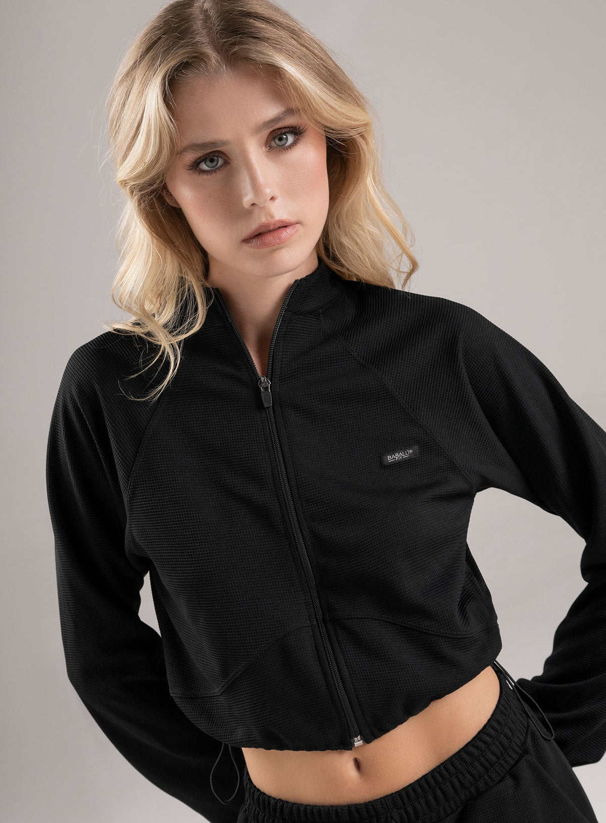 CHAQUETA ESTILO URBANO EN TELA TEXTURIZADA DISEÑO GALLETA - PRECIO ESPECIAL