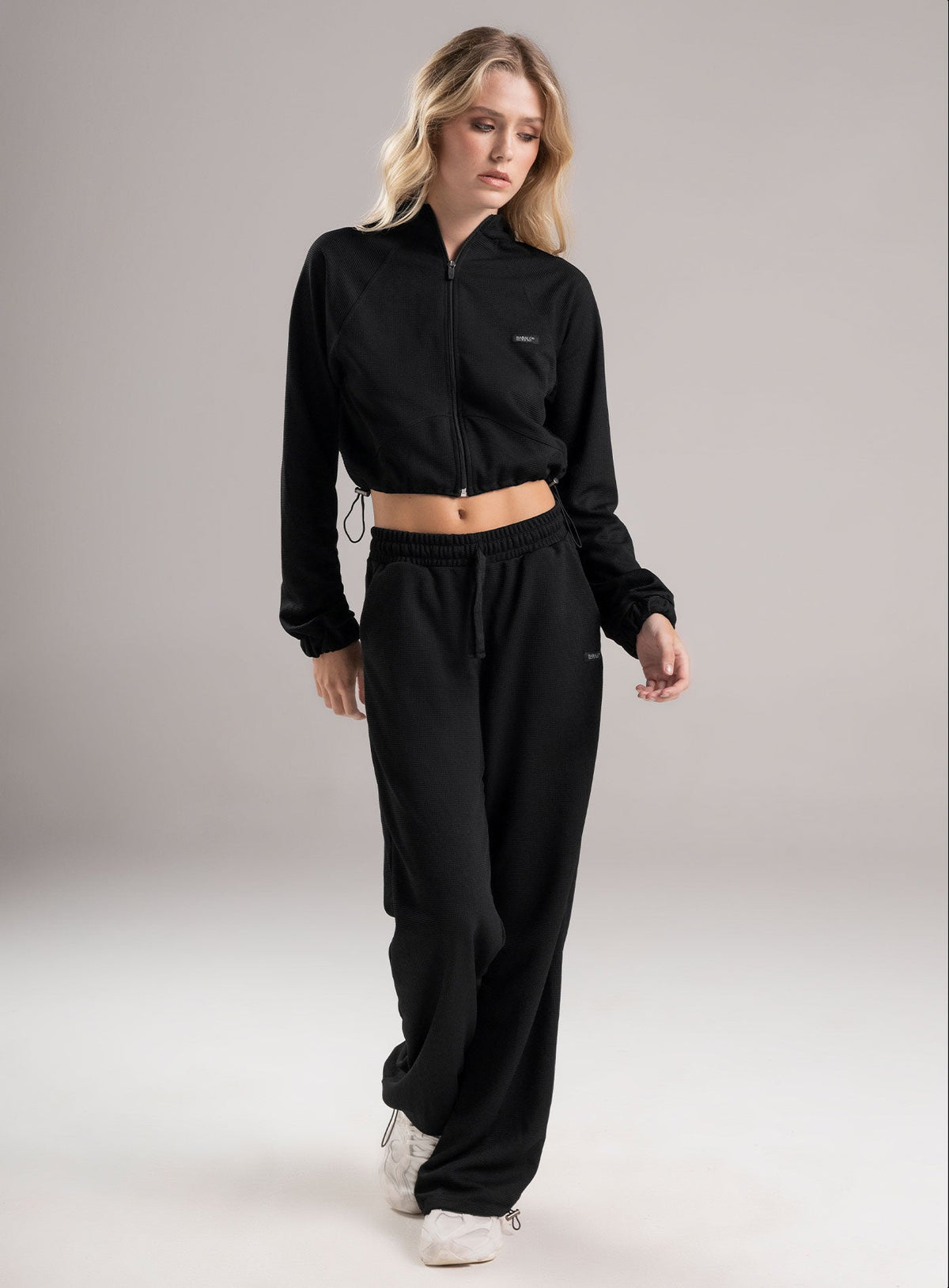 PANTALÓN ESTILO URBANO EN TELA TEXTURIZADA DISEÑO GALLETA - PRECIO ESPECIAL