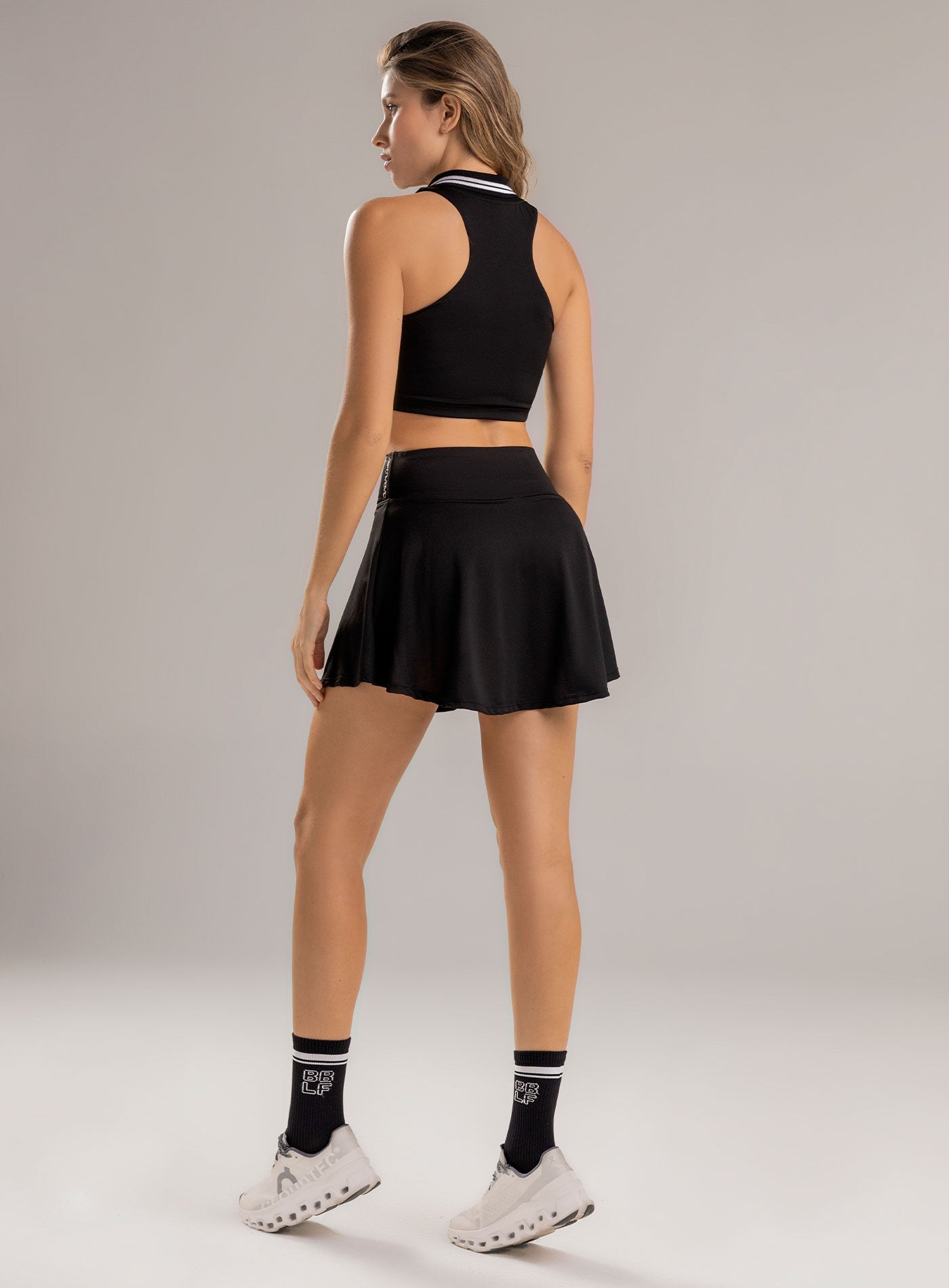 FALDA DEPORTIVA PRETINA ALTA INCLUYE SHORT INTERNO