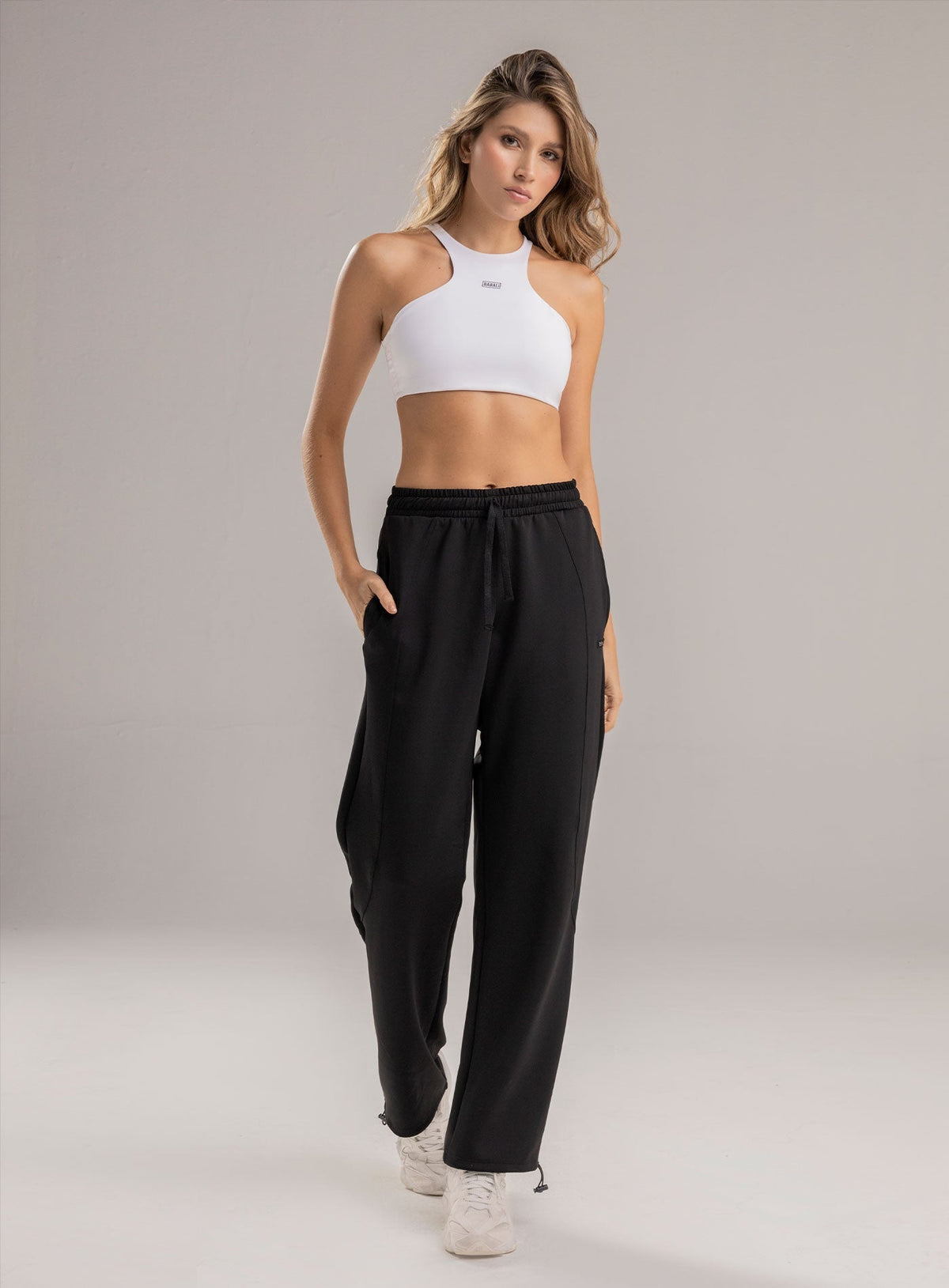 PANTALÓN DEPORTIVO SILUETA RECTA - PRECIO ESPECIAL