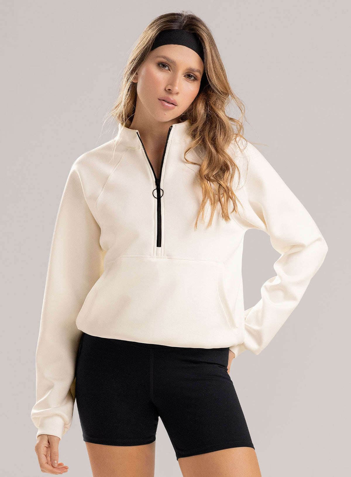 BUZO DEPORTIVO OVERSIZE CON BOLSILLO TIPO CANGURO - PRECIO ESPECIAL