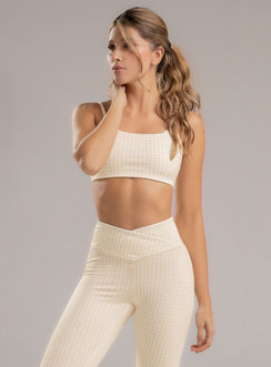 TOP DEPORTIVO TELA CON DISEÑO SUBLIMADO DE CUADROS