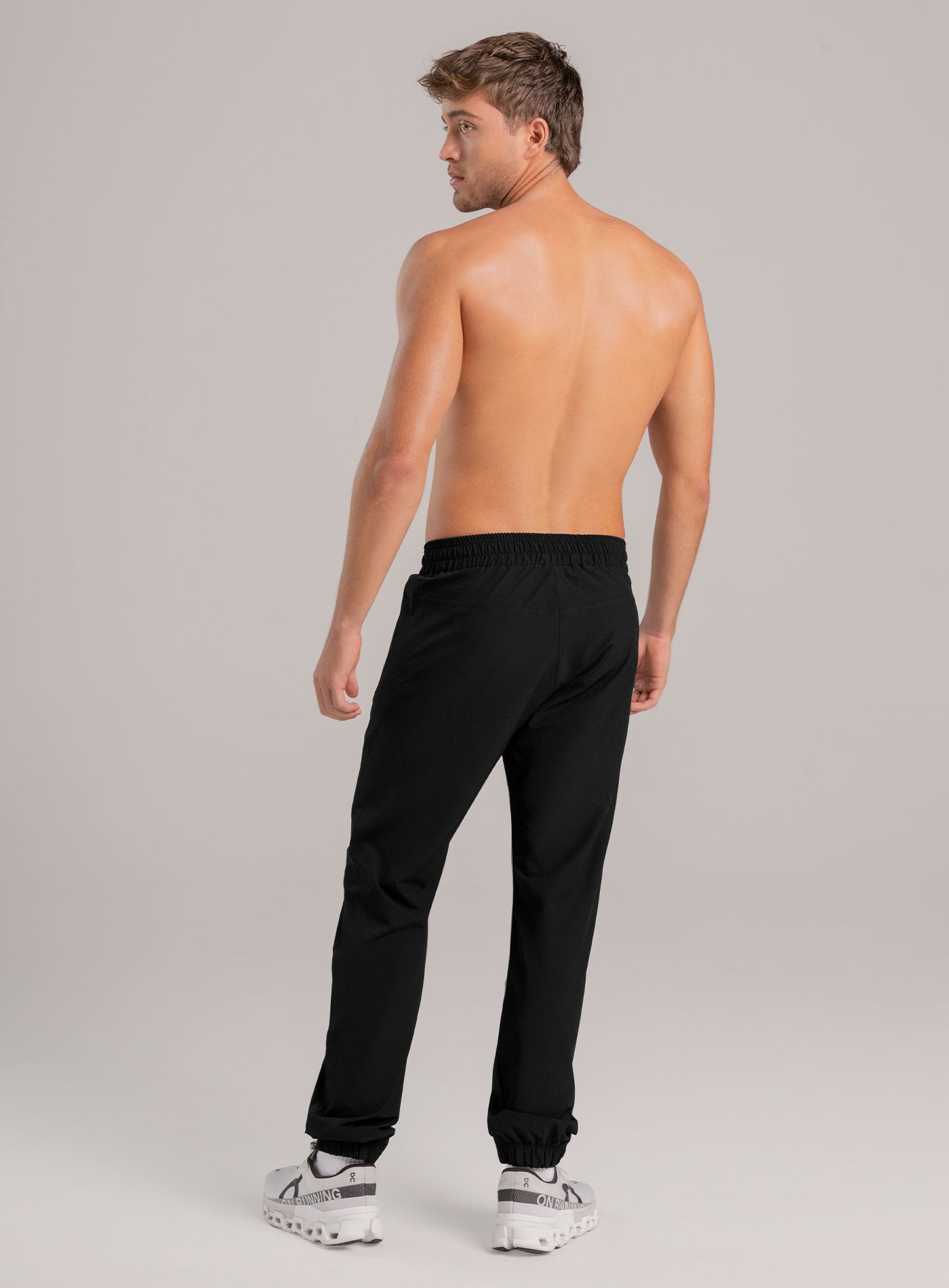 SUDADERA DEPORTIVA SEMI IMPERMEABLE, BOLSILLOS CON CIERRE REFLECTIVO