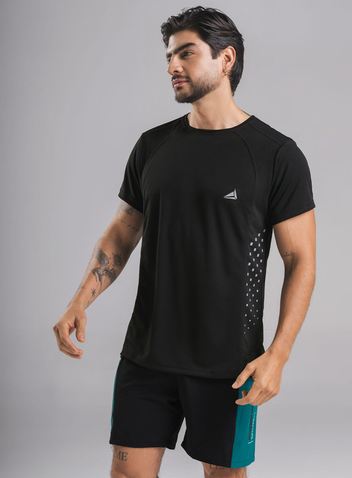 CAMISETA DEPORTIVA CON ESTAMPADO EN LATERALES