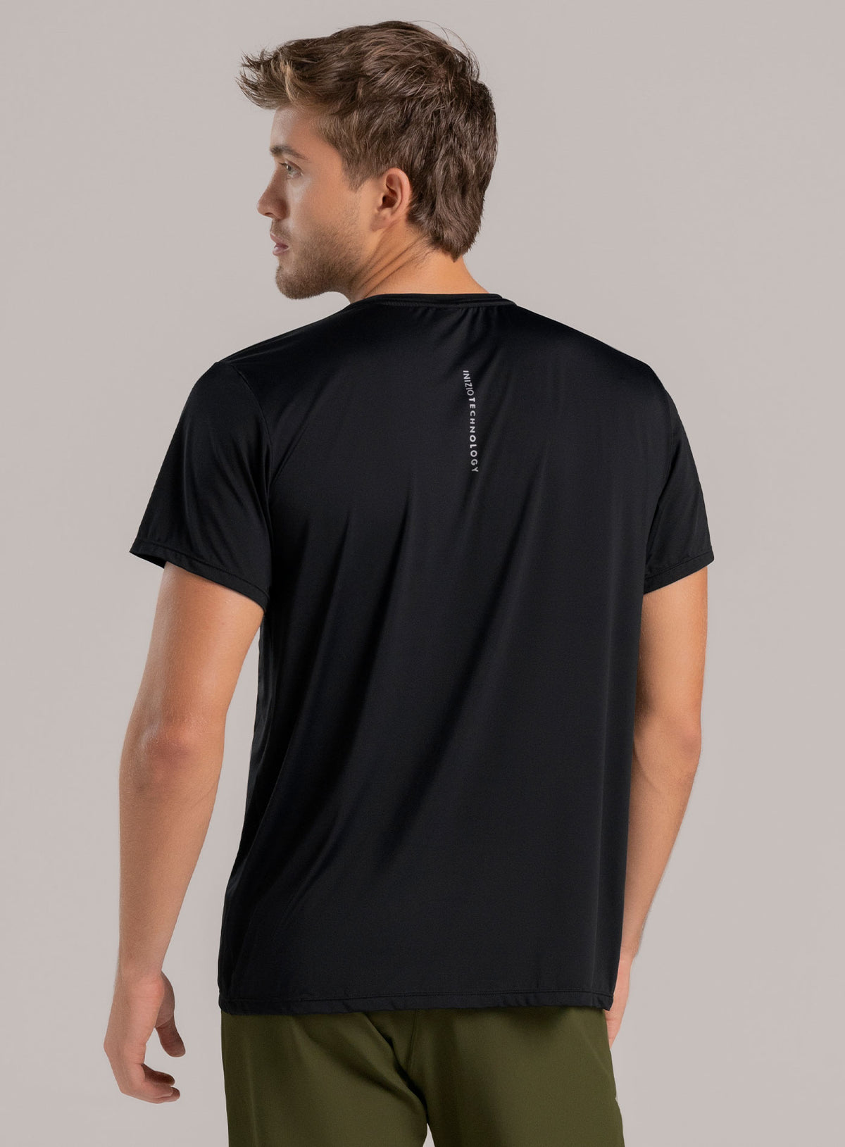 CAMISETA DEPORTIVA CON CORTES LATERALES - PRECIO ESPECIAL