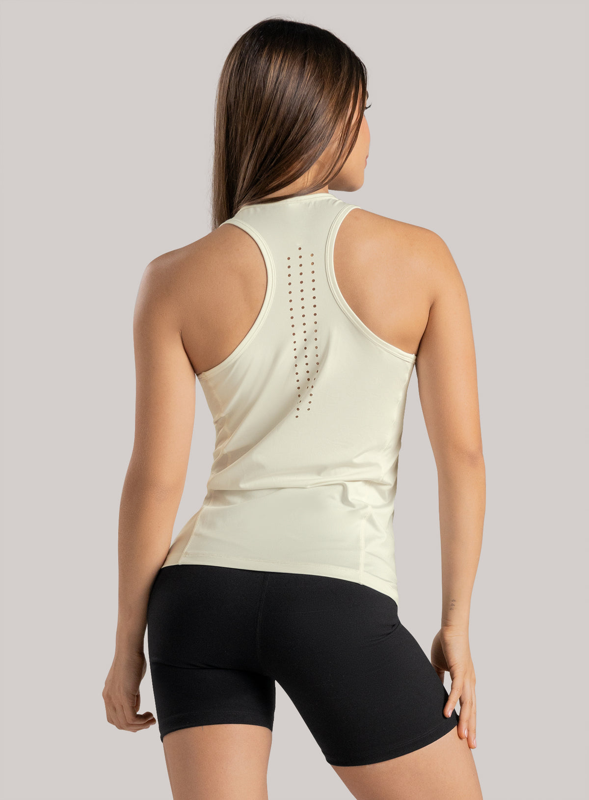 Blusa deportiva color marfil para mujer, marca BABALÚ, referencia 37513, vista trasera. Compra al por mayor en babalu.com.co en COP.