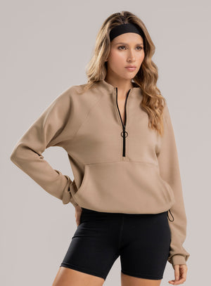 Buzo deportivo Canguro oversize color beige para mujer, marca BABALÚ, referencia 113943, vista frontal. Compra al por mayor en babalu.com.co en COP.