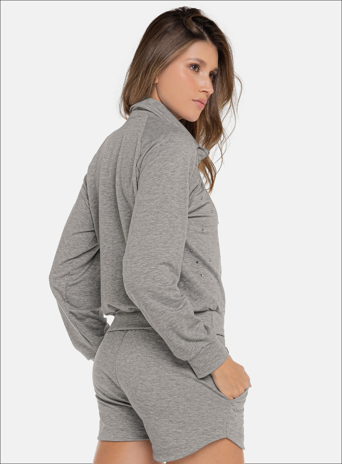Buzo casual con diseño en pedreria - PRECIO ESPECIAL