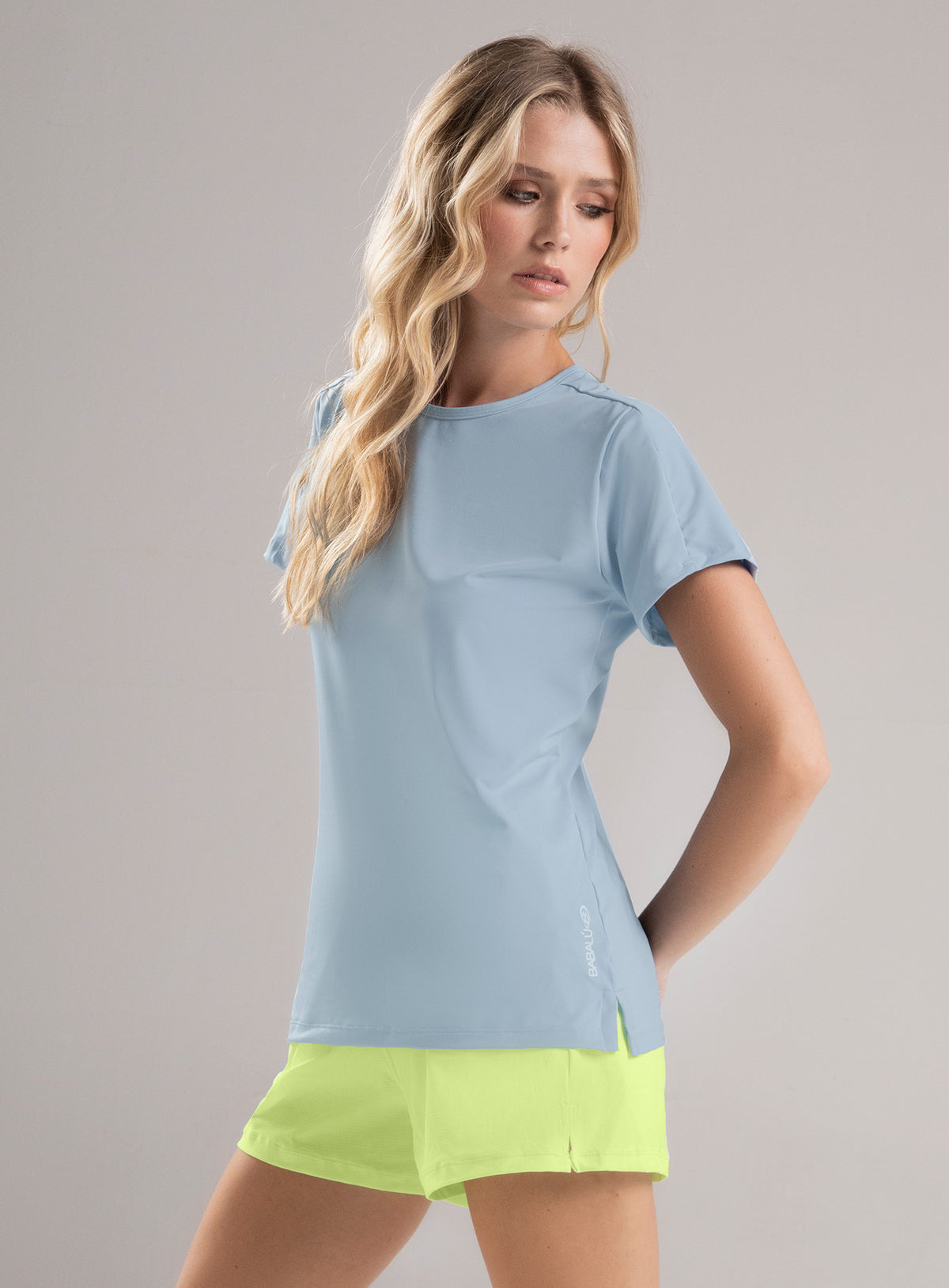 Camiseta deportiva color azul para mujer, marca BABALÚ, referencia 113133, vista frontal. Compra al por mayor en babalu.com.co en COP.