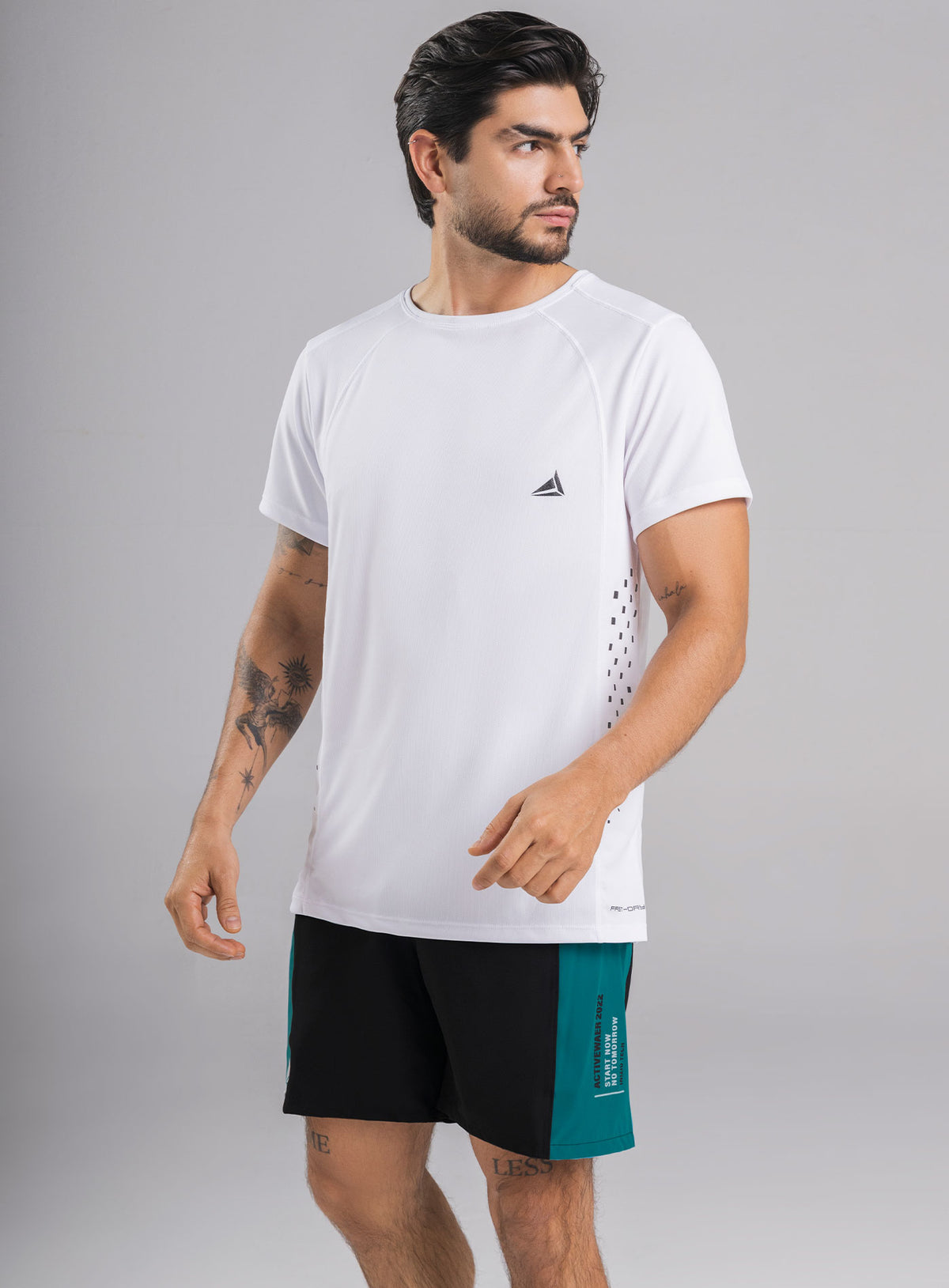 Camiseta deportiva estampado color blanco para hombre, marca INIZIO, referencia 86636, vista frontal. Compra al por mayor en babalu.com.co en COP.