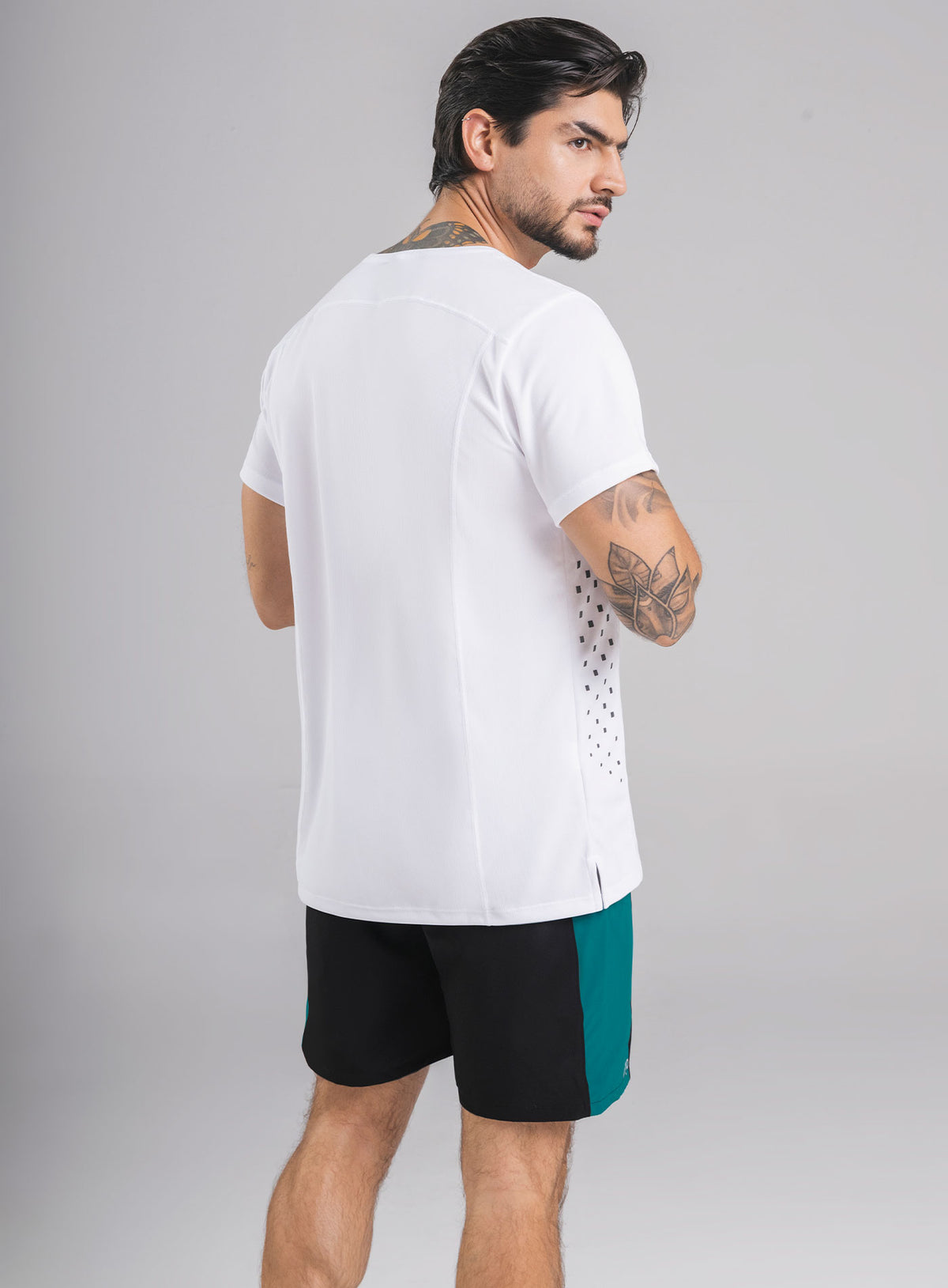 Camiseta deportiva estampado color blanco para hombre, marca INIZIO, referencia 86636, vista trasera. Compra al por mayor en babalu.com.co en COP.