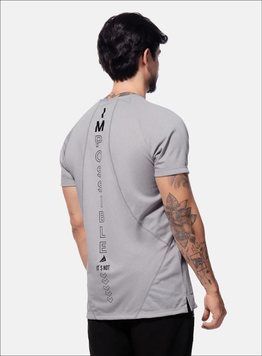 Camiseta deportiva color gris para hombre, marca INIZIO, referencia 86536, vista trasera. Compra al por mayor en babalu.com.co en COP.