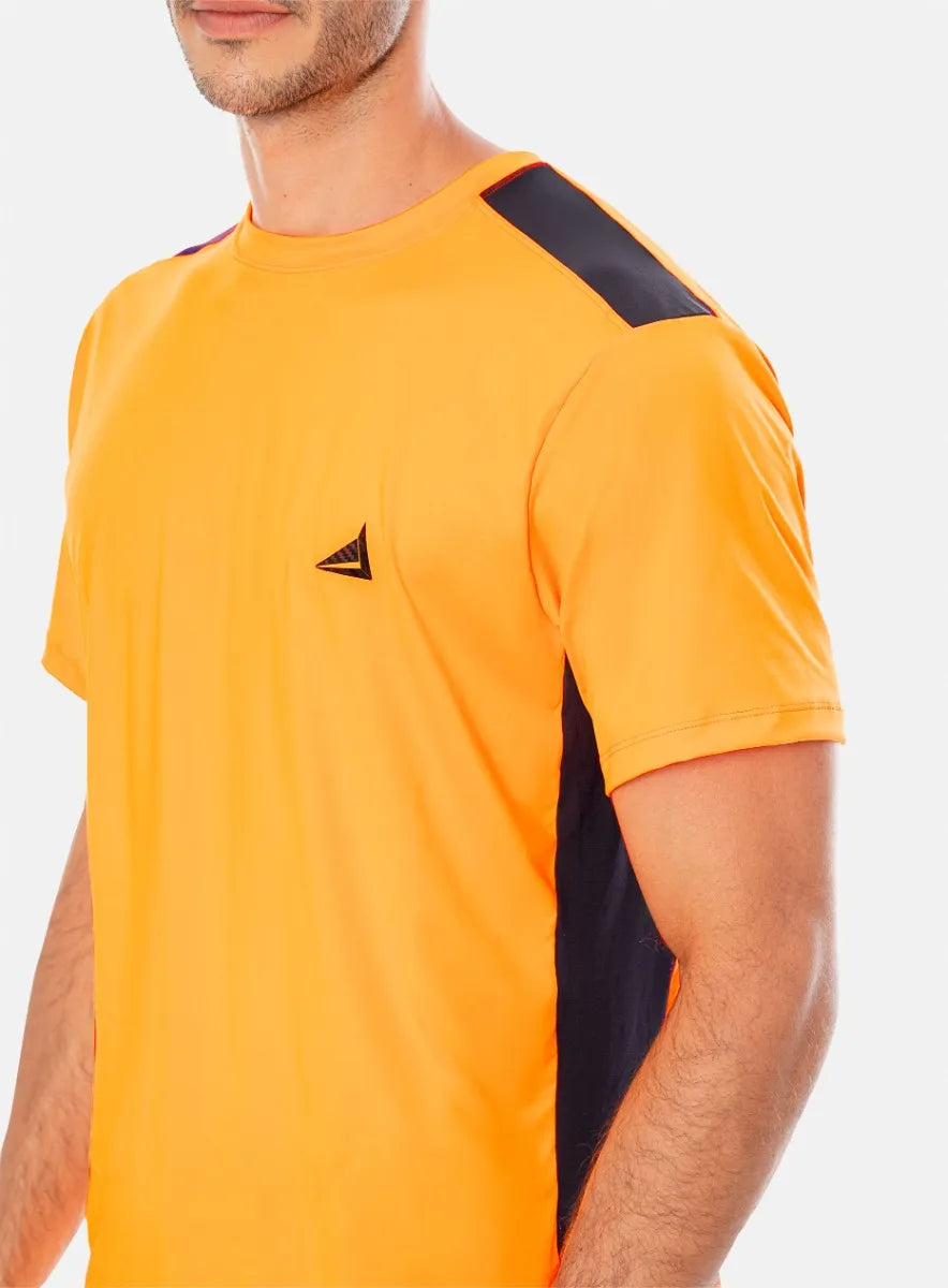 Camiseta deportiva color naranja para hombre, marca INIZIO, referencia 86066, vista frontal. Compra al por mayor en babalu.com.co en COP.