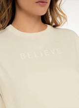 Camiseta deportiva con espalda en tull  y estampado