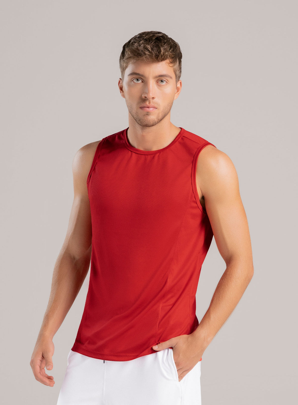 Camisilla deportiva color rojo para hombre, marca INIZIO, referencia 86566, vista frontal. Compra al por mayor en babalu.com.co en COP.
