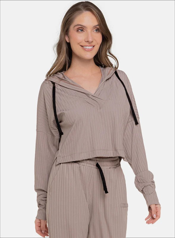 Chompa casual color taupe para mujer, marca BABALÚ, referencia 111703, vista frontal. Compra al por mayor en babalu.com.co en COP.