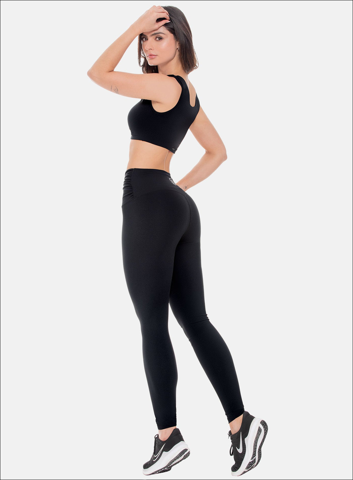 Leggins deportivo color negro para mujer, marca BABALÚ, referencia 108613, vista trasera. Compra al por mayor en babalu.com.co en COP.