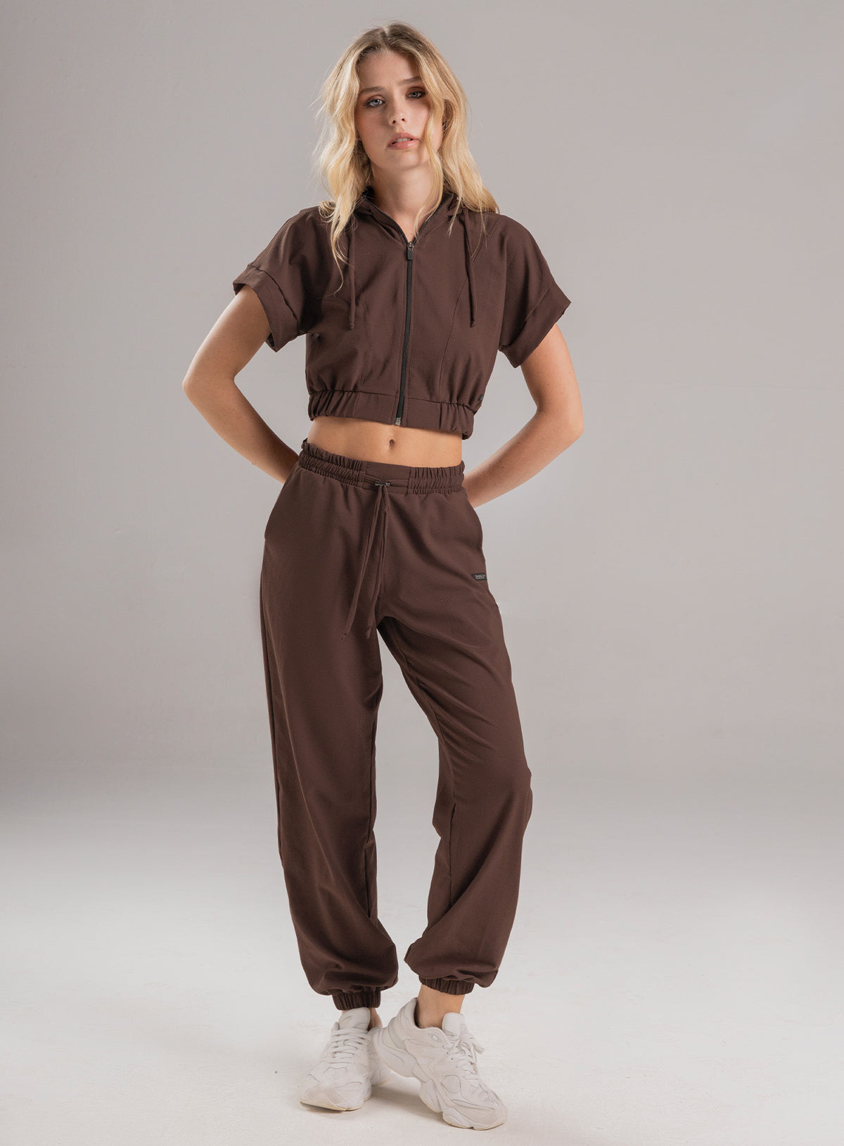 Pantalon deportivo color cafe para mujer, marca BABALÚ, referencia 112483, vista frontal. Compra al por mayor en babalu.com.co en COP.