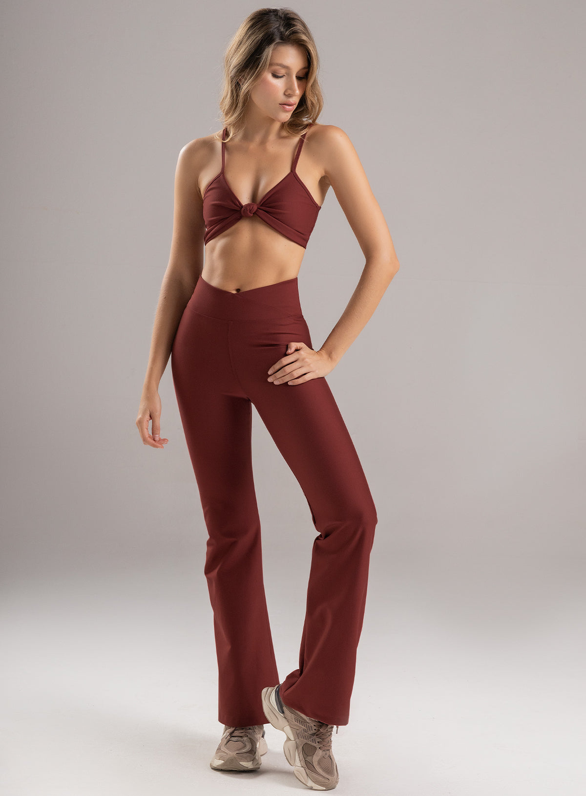 Pantalon deportivo color vino tinto, marca BABALÚ, referencia 113373, vista frontal. Compra al por mayor en babalu.com.co en COP.