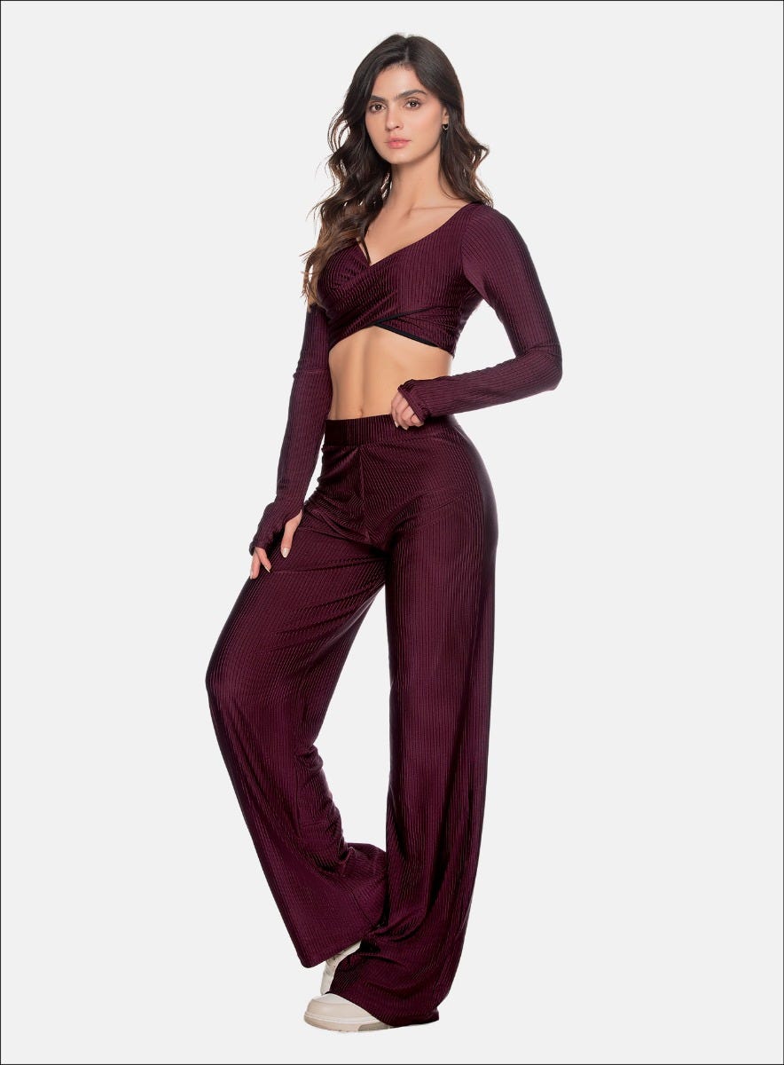 PANTALON BOTA ANCHA EN TELA ACANALADA  EFECTO BRILLANTE