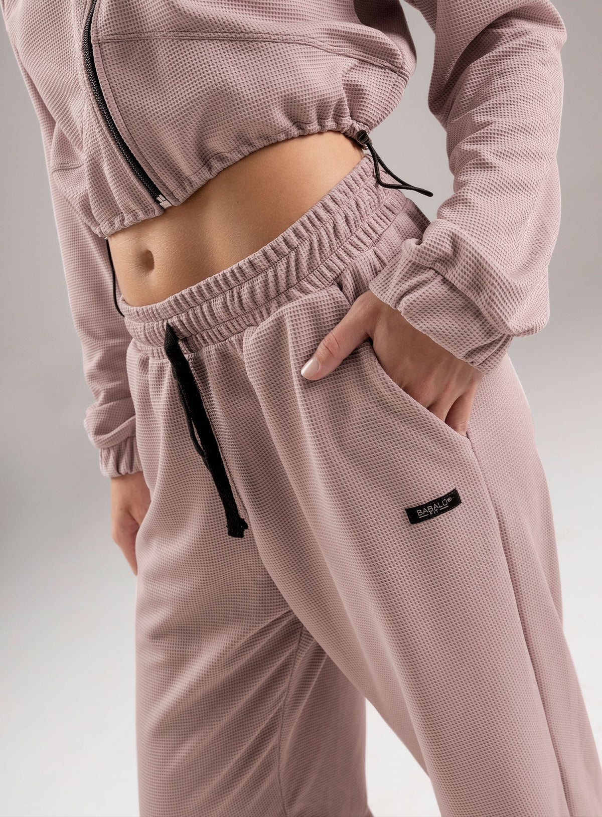 Pantalon estilo color palo rosa para mujer, marca BABALÚ, referencia 113153, vista frontal. Compra al por mayor en babalu.com.co en COP.