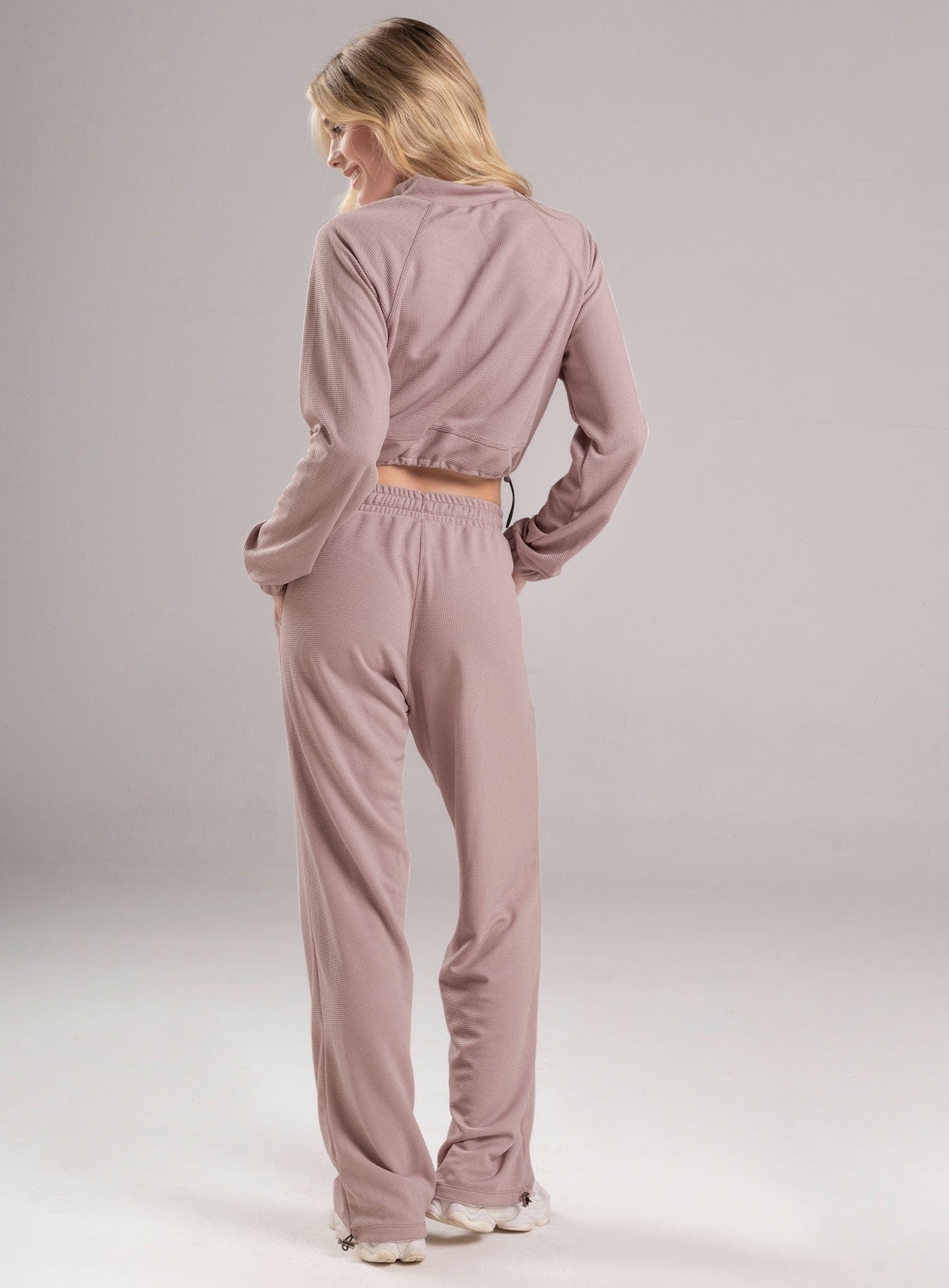 Pantalon estilo color palo rosa para mujer, marca BABALÚ, referencia 113153, vista trasera. Compra al por mayor en babalu.com.co en COP.
