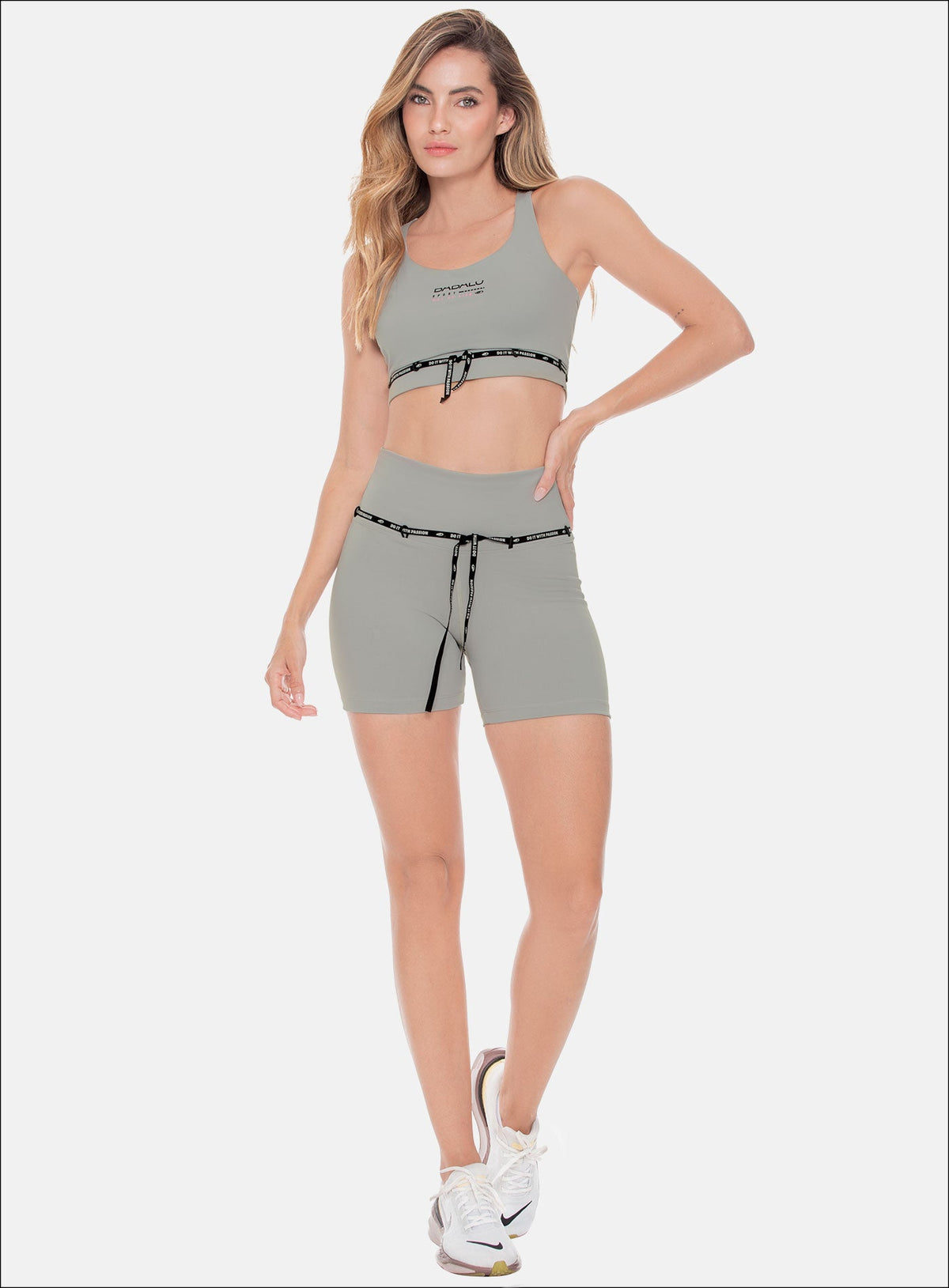 Short deportivo color gris para mujer, marca BABALÚ, referencia 108963, vista frontal. Compra al por mayor en babalu.com.co en COP.