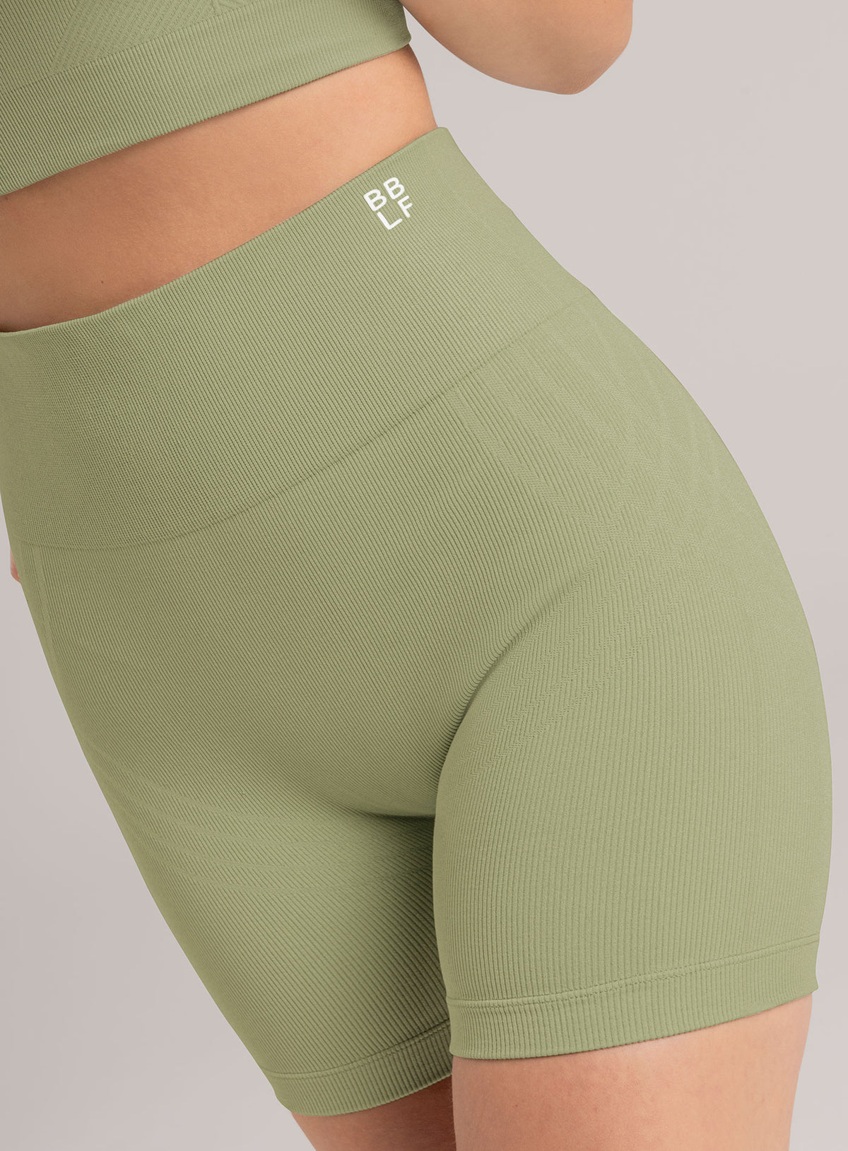 Short deportivo color verde para mujer, marca BABALÚ, referencia 115503, vista frontal. Compra al por mayor en babalu.com.co en COP.