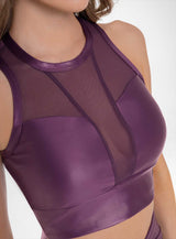 TOP DEPORTIVO CON INSERTOS EN MALLA TELA APARIENCIA CUERO