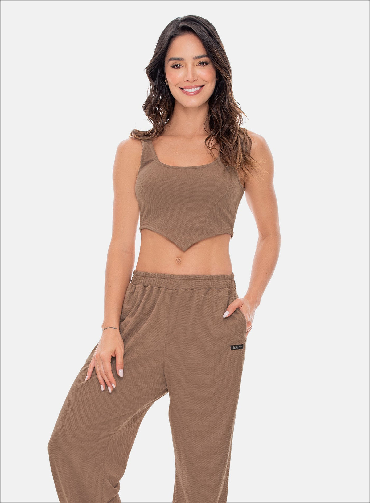 Top deportivo color arequipe para mujer, marca BABALÚ, referencia 107983, vista frontal. Compra al por mayor en babalu.com.co en COP.