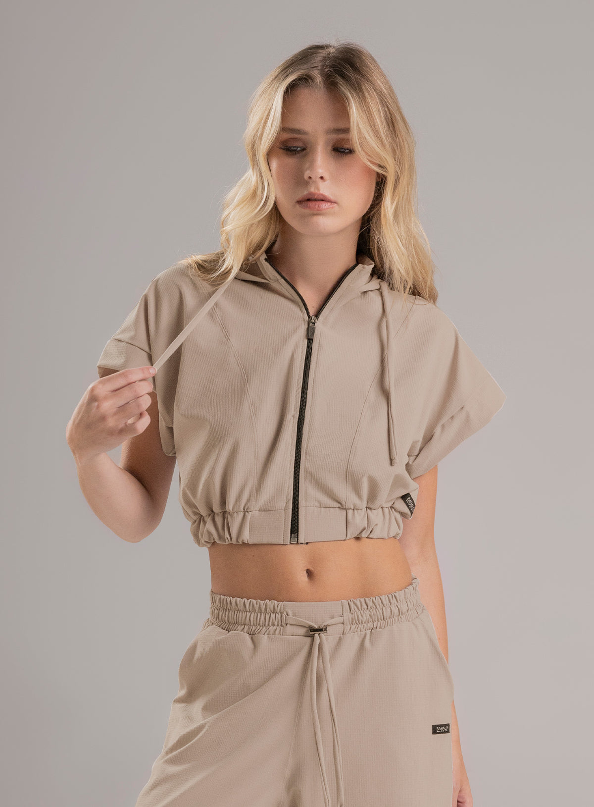 Top deportivo color arequipe para mujer, marca BABALÚ, referencia 112473, vista frontal. Compra al por mayor en babalu.com.co en COP.
