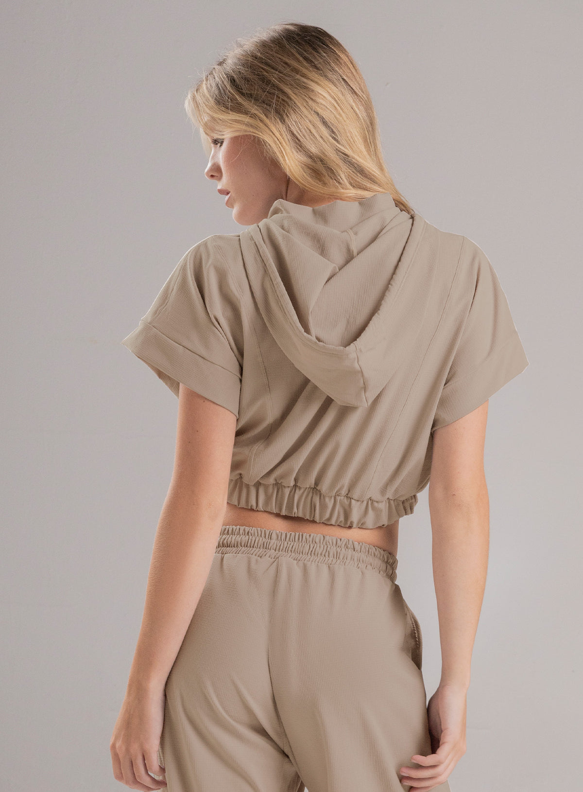 Top deportivo color arequipe para mujer, marca BABALÚ, referencia 112473, vista trasera. Compra al por mayor en babalu.com.co en COP.