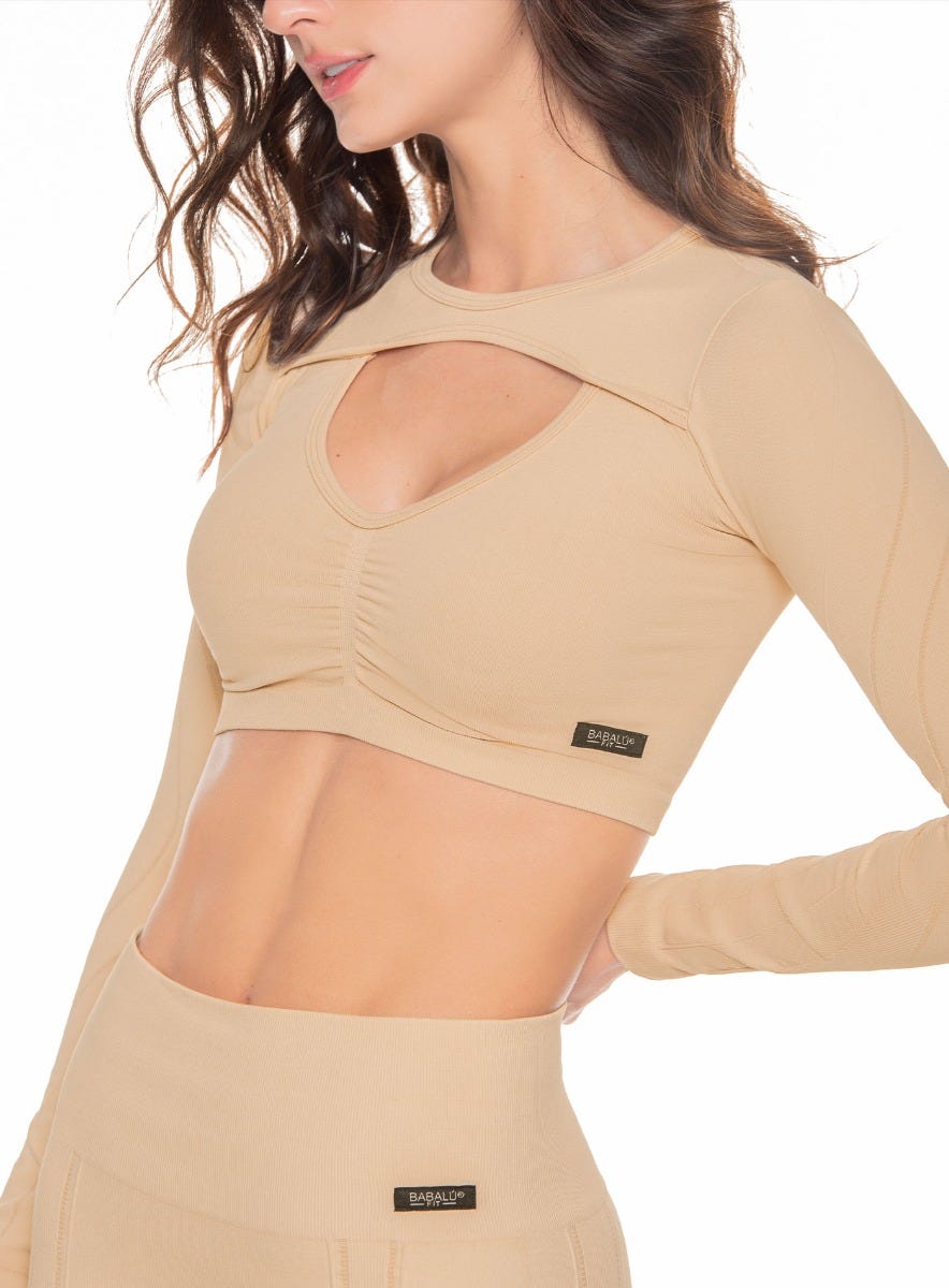 Top deportivo color beige para mujer, marca BABALÚ, referencia 109313, vista frontal. Compra al por mayor en babalu.com.co en COP.