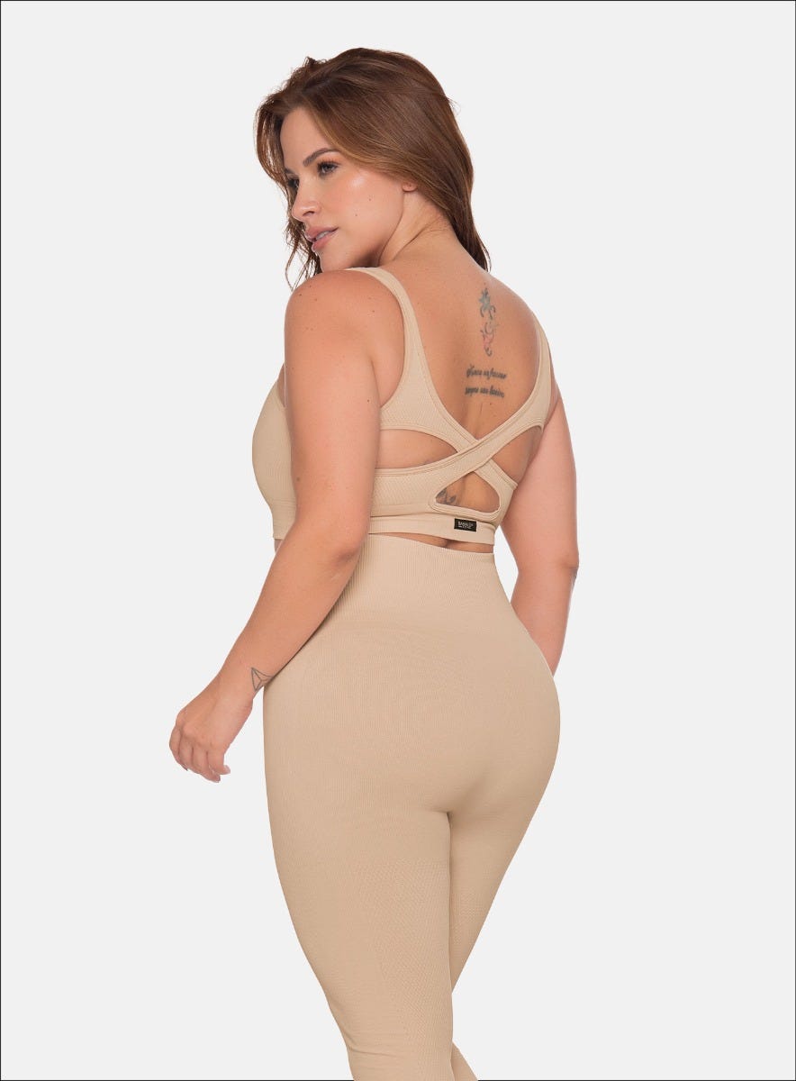 Top deportivo color beige para mujer, marca BABALÚ, referencia 111863, vista trasera. Compra al por mayor en babalu.com.co en COP.