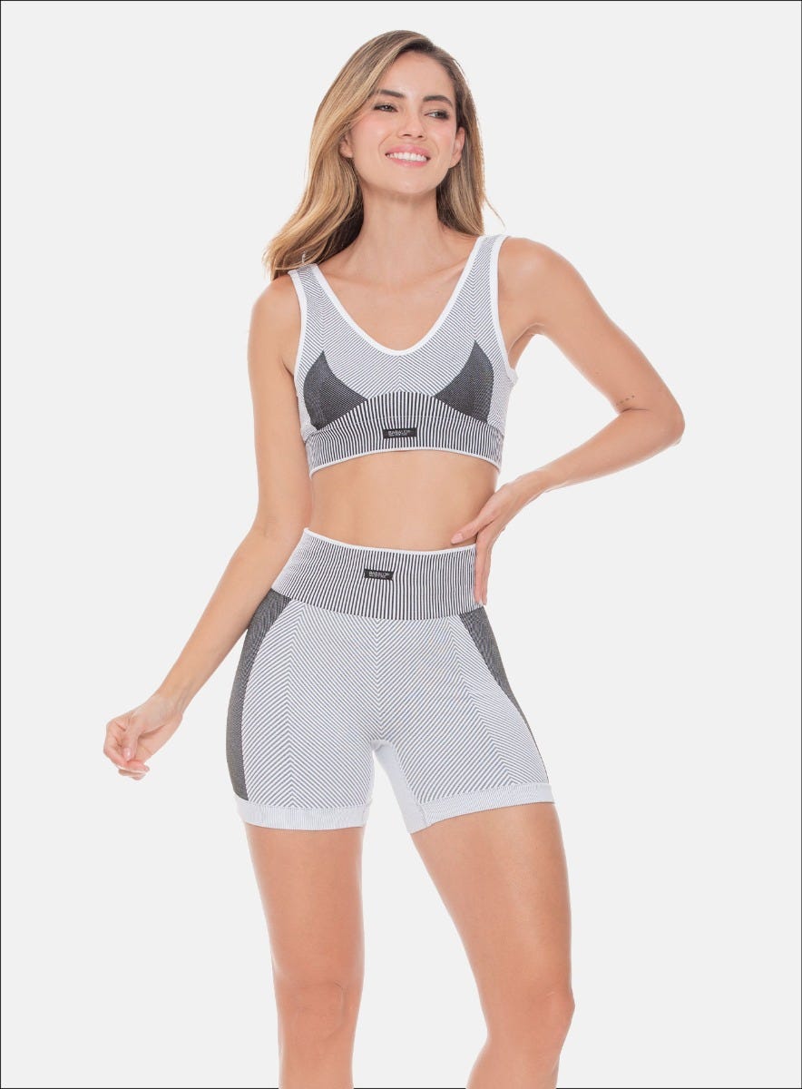 Top deportivo color blanco para mujer, marca BABALÚ, referencia 108873, vista frontal. Compra al por mayor en babalu.com.co en COP.