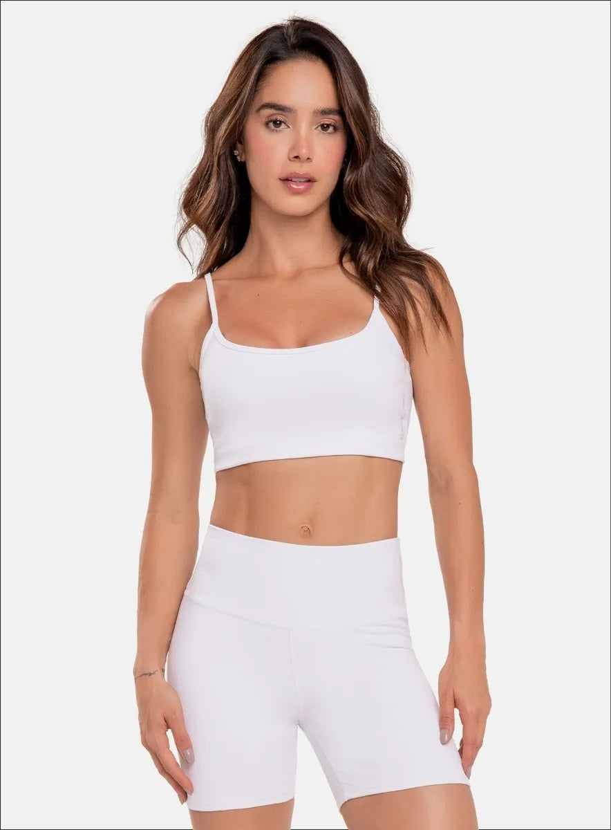 Top deportivo color blanco para mujer, marca BABALÚ, referencia 15943, vista frontal. Compra al por mayor en babalu.com.co en COP.