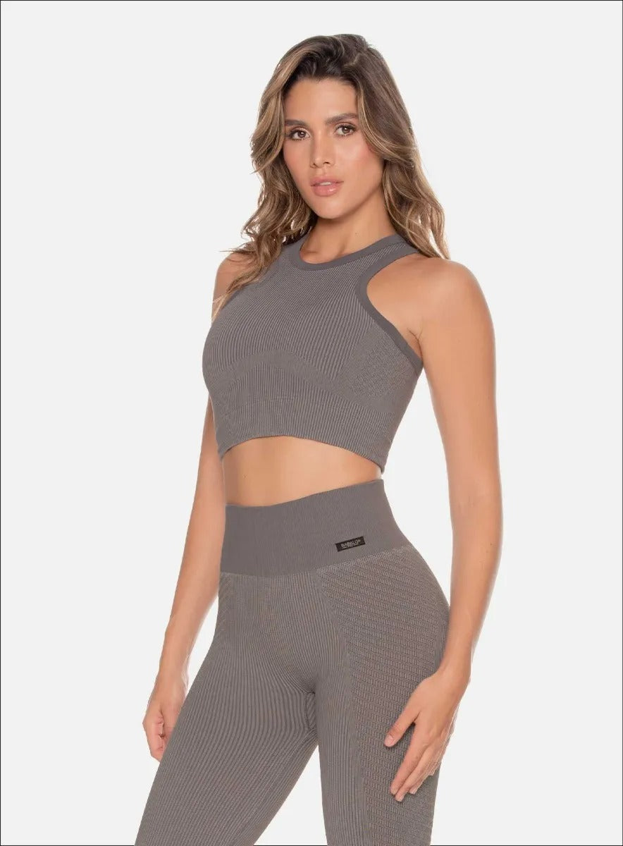 Top deportivo color gris para mujer, marca BABALÚ, referencia 109883, vista frontal. Compra al por mayor en babalu.com.co en COP.