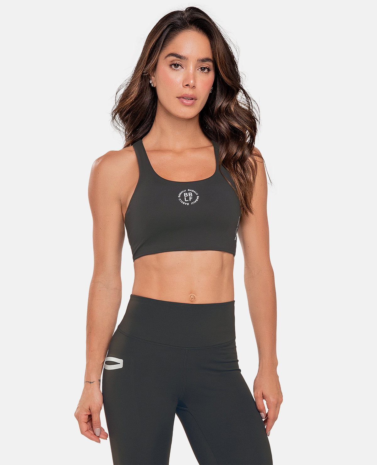 Top deportivo color gris para mujer, marca BABALÚ, referencia 111073, vista frontal. Compra al por mayor en babalu.com.co en COP.