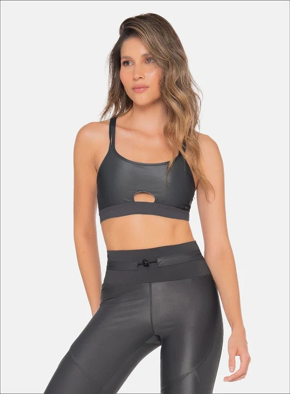 Top deportivo color gris para mujer, marca BABALÚ, referencia 111133, vista frontal. Compra al por mayor en babalu.com.co en COP.