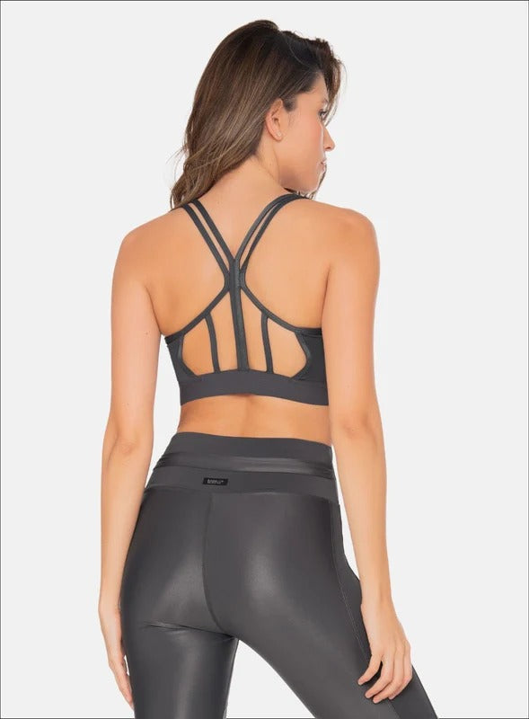 Top deportivo color gris para mujer, marca BABALÚ, referencia 111133, vista trasera. Compra al por mayor en babalu.com.co en COP.