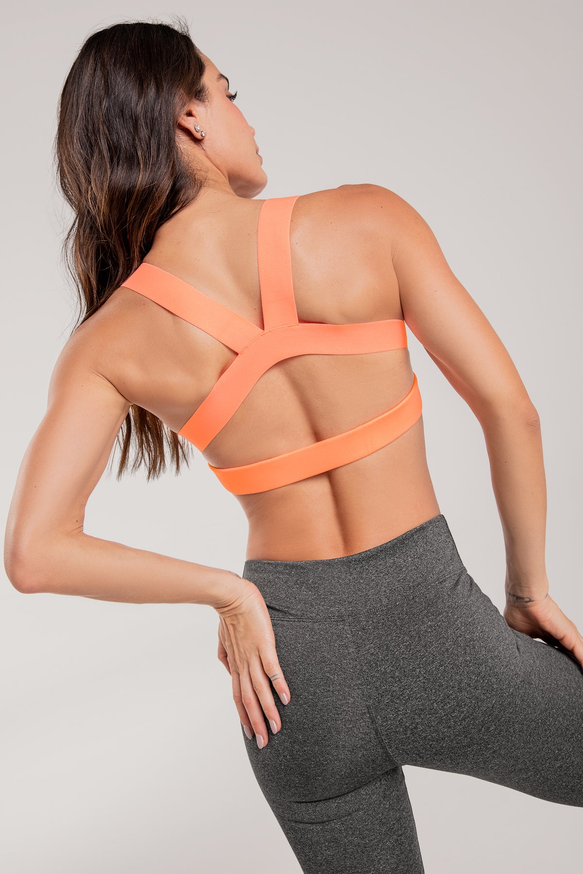 Top deportivo color mandarina para mujer, marca BABALÚ, referencia 92343, vista trasera. Compra al por mayor en babalu.com.co en COP.
