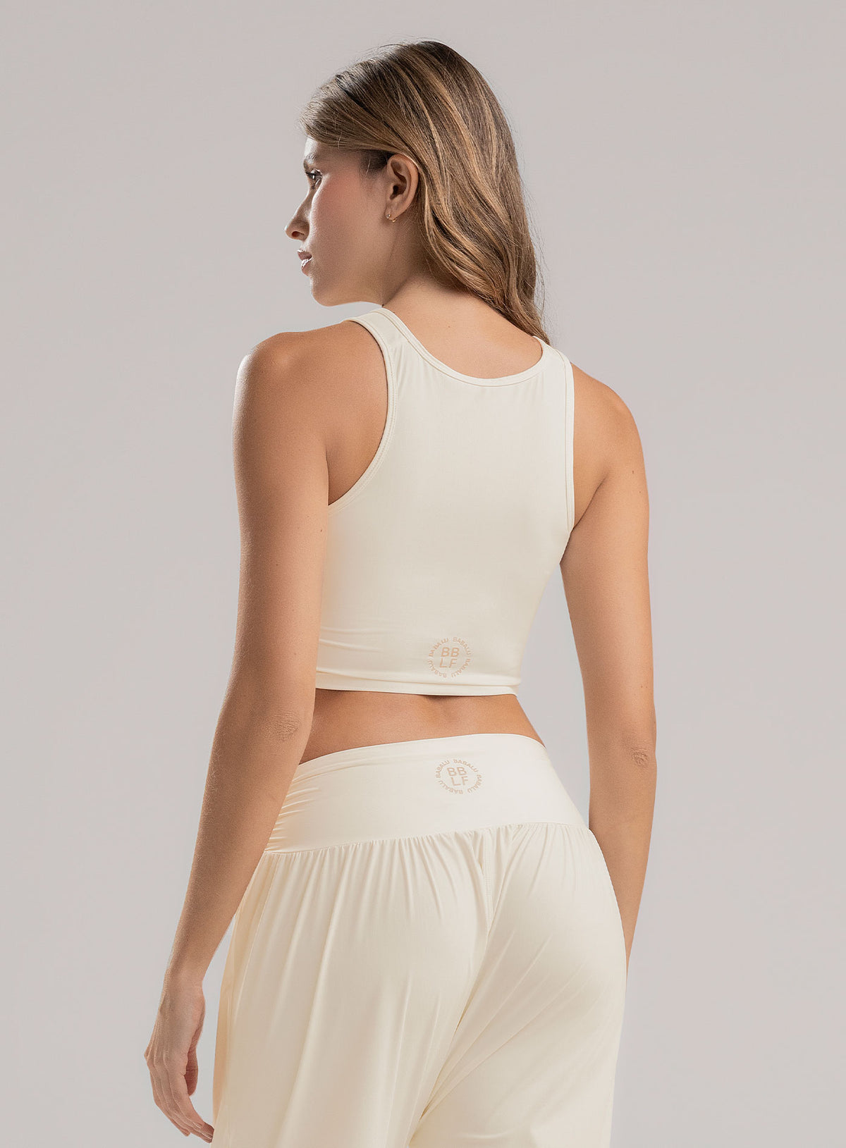 Top deportivo color marfil, marca BABALÚ, referencia 114023, vista detalle. Compra al por mayor en babalu.com.co en COP.